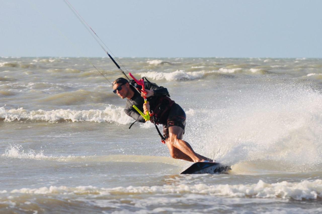 Pousada Ventos Do Guajiru-Casa De Kitesurfistas Ітарема Екстер'єр фото